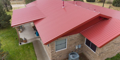 M-Loc Red Roof On House